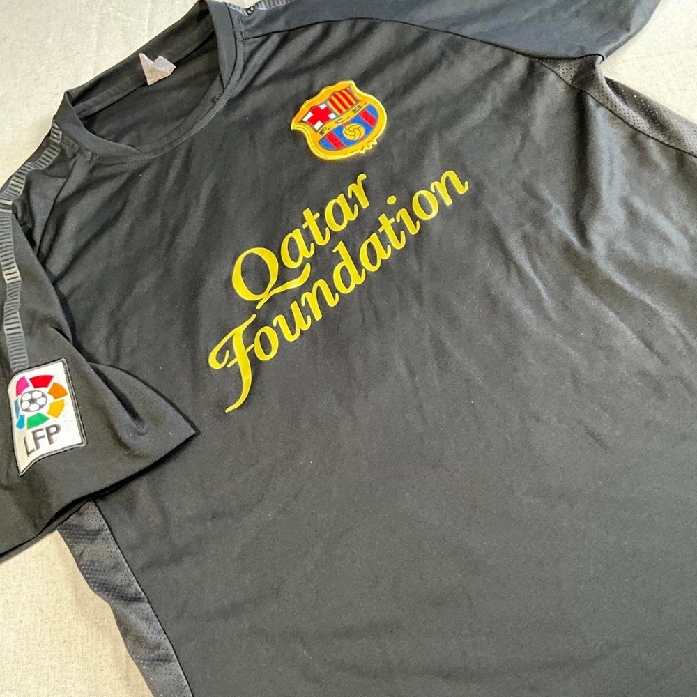 FC Barcelona Qatar Foundation SOL 10 Black Soccer Jersey (Medium)